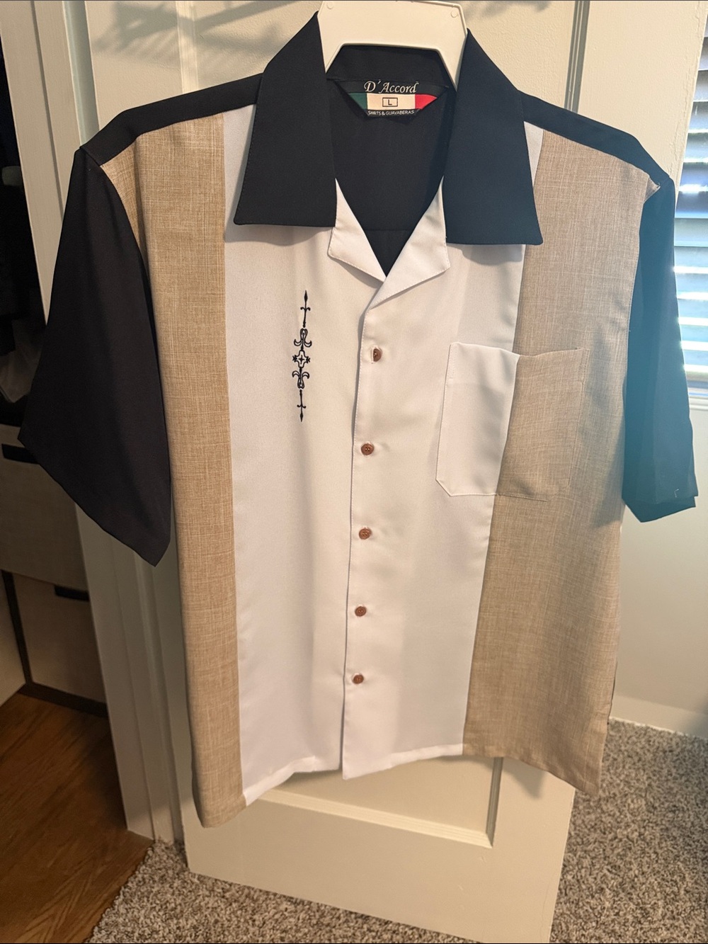 Men's Short-Sleeve Panel Button-Down Shirt — Black, White & Tan
